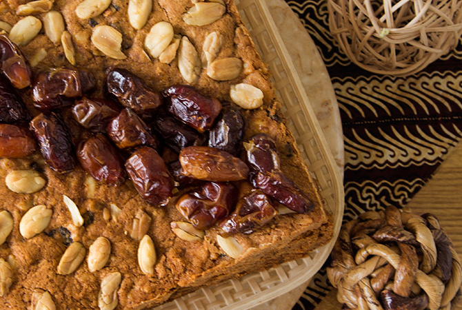 Kurma Cake, Teman Berbuka Puasa yang Manis - MOOIMOM