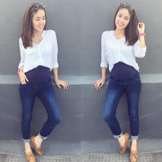 Casual for today, very comfy maternity jeans by @mooimom.id buat kalian yang lagi hamill cocok bangett untuk di pake dan sangat nyaman.