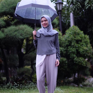 Ada baju menyusui berbahan kaos jd ga gerah dari @mooimom.id yang belum dipake. Dan baju ini super nyaman!