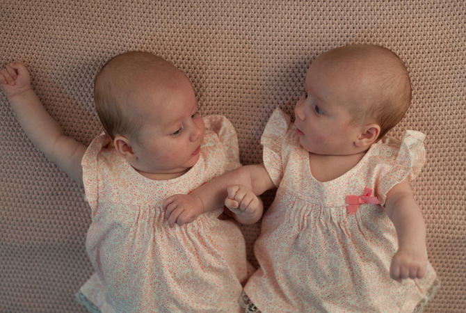 Menyusui Bayi Kembar