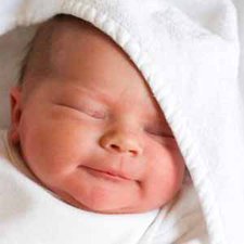 Jangan Lakukan Hal Ini Pada Bayi Yang Baru Lahir !