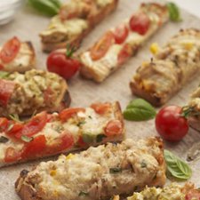 Resep Trio Finger Food: Topping Tuna + Ayam + Keju & Tomat (9 bulan keatas)