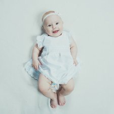 Membuat Si kecil Tertawa