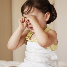 Kenali gejala stress pada si Kecil dan Penanganannya!