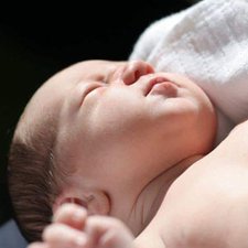 6 Hal yang Perlu Diperhatikan Saat Menjemur Bayi Baru Lahir