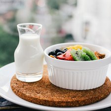 Selada Buah Penolong Si Kecil Sembelit