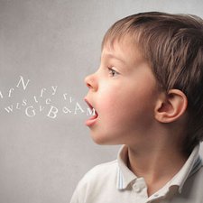 5 Cara Seru Ajarkan Si Kecil Bahasa Asing