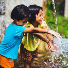 Manfaat Si Kecil Bermain Di Luar