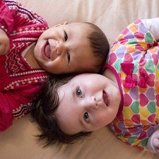 FAKTA SEPUTAR SENYUM BAYI