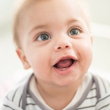 Langkah Ampuh Merawat Gigi Bayi agar Tetap Sehat