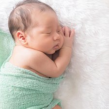 Bayi Sering Gumoh, Lakukan Hal Ini Moms