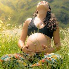 Kenali Tanda Bayi Sehat di Kandungan Yuk Moms