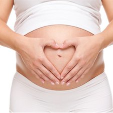 7 Tips Merawat Kulit Perut Saat Hamil
