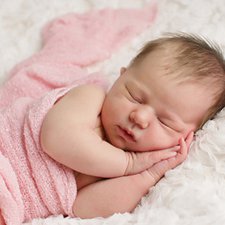 15 Tips Mencegah Munculnya Biang Keringat Pada Bayi