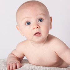 4 Tips Atasi Cegukan pada Bayi