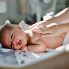 Manfaat Minyak Telon Untuk Bayi yang Jarang Diketahui