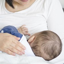 Tips Atasi Nyeri di Payudara Saat Menyusui