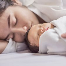 3 Posisi Tidur yang Nyaman Setelah Operasi Caesar