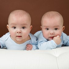 Ini 10 Tanda Moms Tengah Hamil Anak Kembar