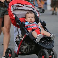 Tips Agar Bayi Nyaman Duduk Di Stroller