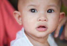 Bayi Sering Mengeluarkan Air Liur. Normalkah?