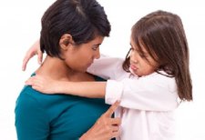 5 Tips Mengajarkan Anak Mengendalikan Emosi saat Puasa