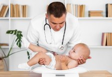 Berat Badan Bayi Berbeda-Beda. Kok Bisa?