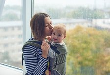 Naik Kendaraan Umum dengan Balita. Nggak Ribet Lho, Moms!
