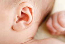 Penanganan Infeksi Telinga Bayi di Rumah