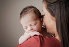 Moms, Ini 7 Produk Skincare yang Dibutuhkan Bayi